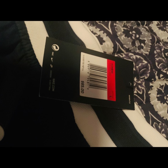 Nike Sports Skirt. - Picture 3 of 7